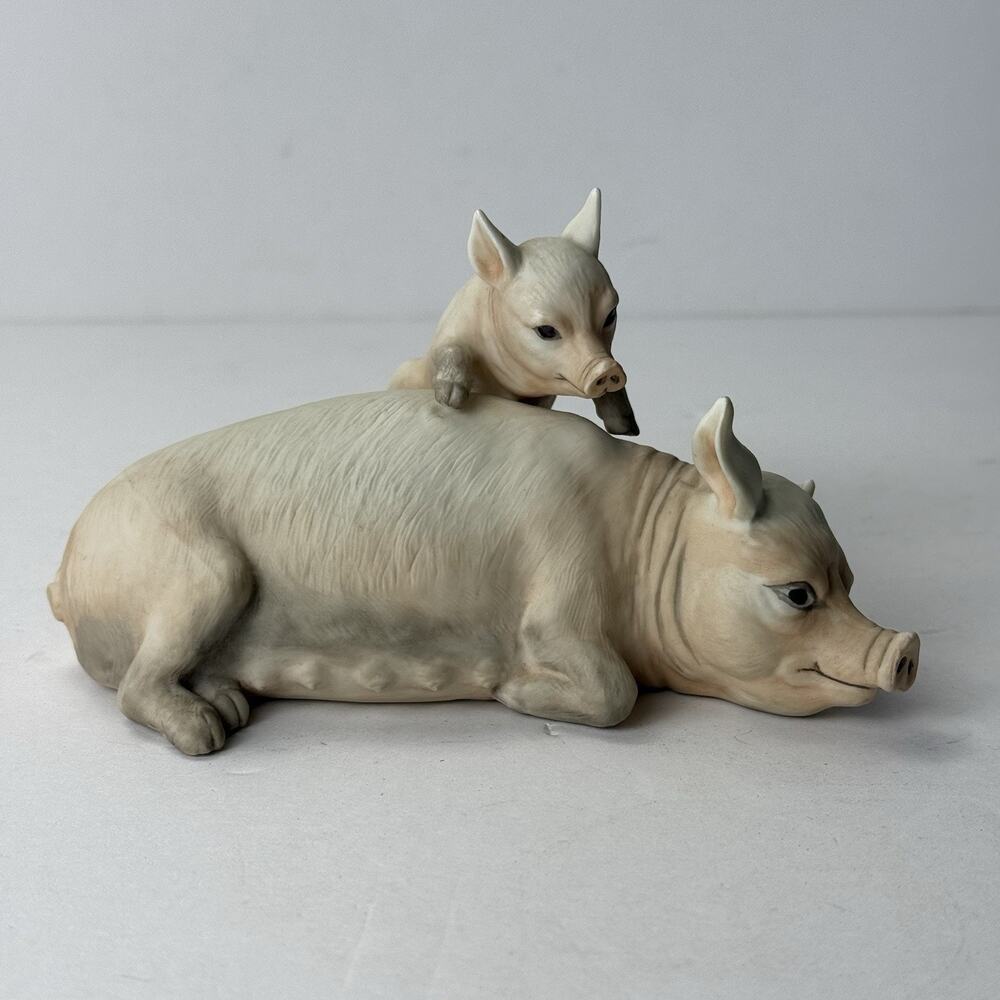 Boehm Sow & Piglet Porcelain Figurine 400-88